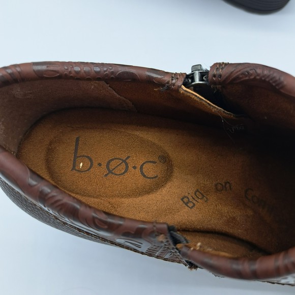BOC Born Womens Size 6 Clogs Brown Embossed Leather Booties Zipper Heels EUC - Picture 8 of 9